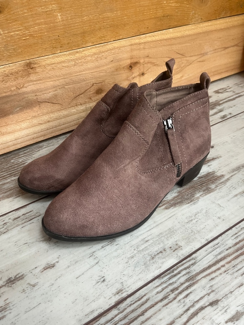 Arizona Jean Co Garrity Taupe Ankle Boots Faux Suede Memory Foam 9W NWT - Picture 7 of 14